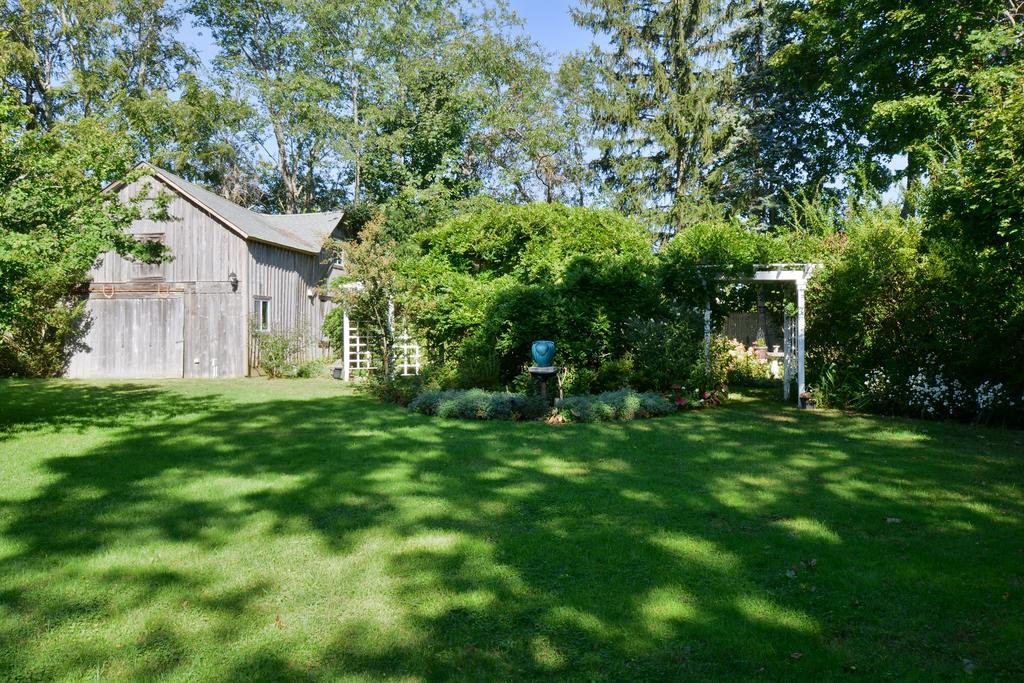 Quintessentials Bed And Breakfast And Spa East Marion Esterno foto