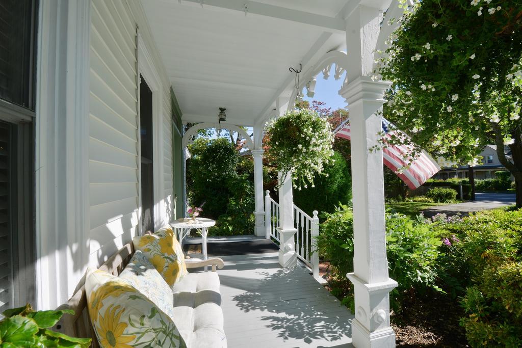 Quintessentials Bed And Breakfast And Spa East Marion Esterno foto