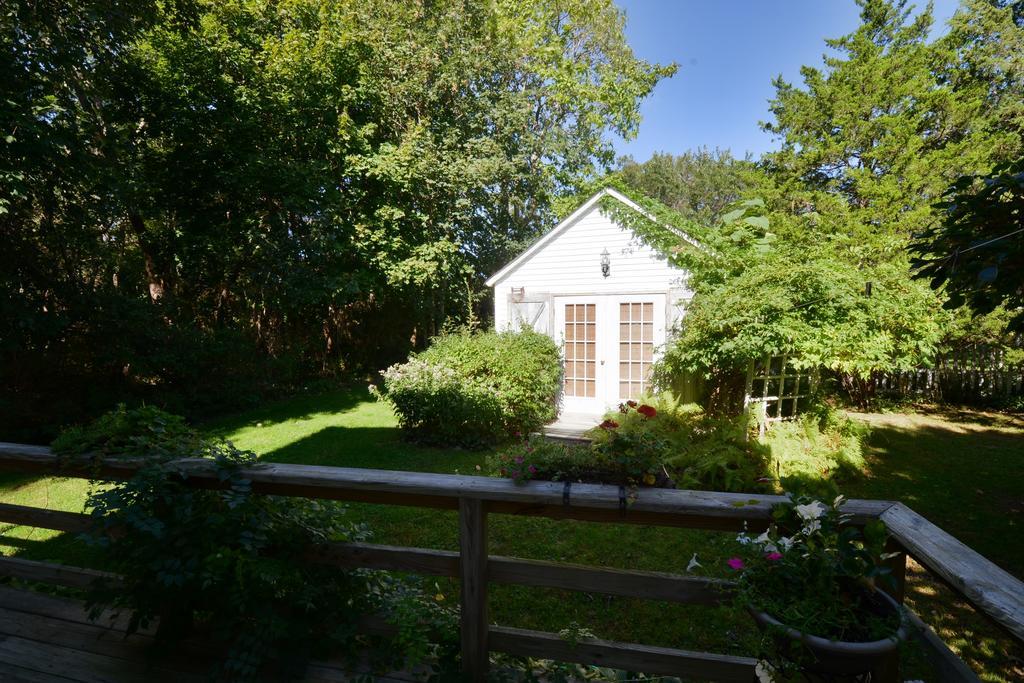 Quintessentials Bed And Breakfast And Spa East Marion Esterno foto