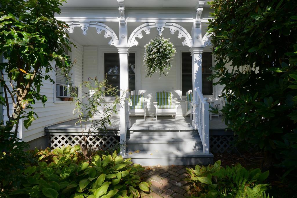 Quintessentials Bed And Breakfast And Spa East Marion Esterno foto