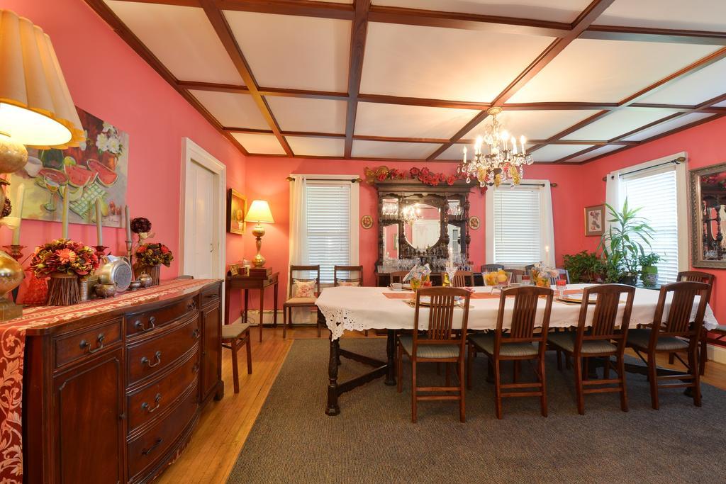 Quintessentials Bed And Breakfast And Spa East Marion Esterno foto