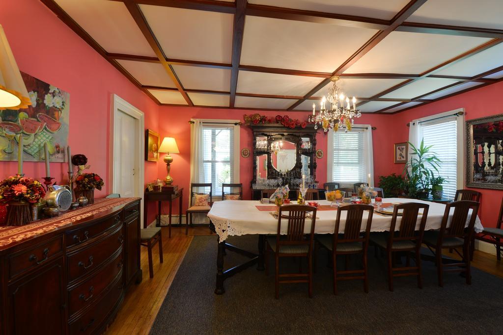 Quintessentials Bed And Breakfast And Spa East Marion Esterno foto