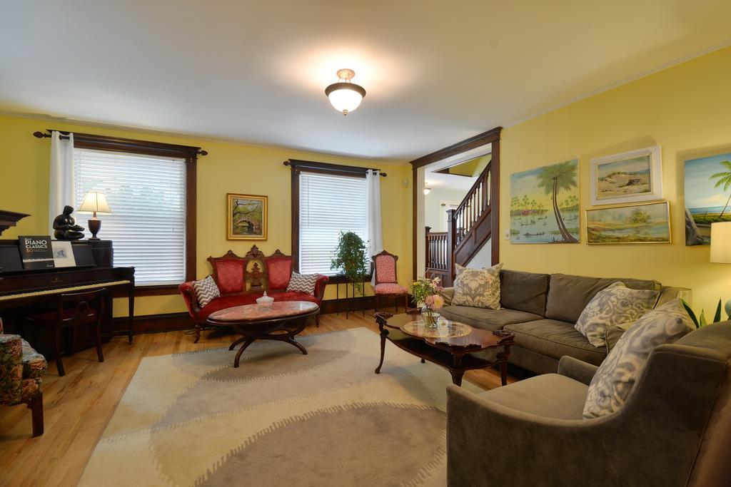 Quintessentials Bed And Breakfast And Spa East Marion Esterno foto