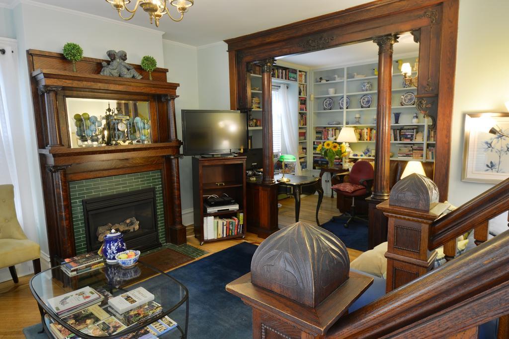 Quintessentials Bed And Breakfast And Spa East Marion Esterno foto