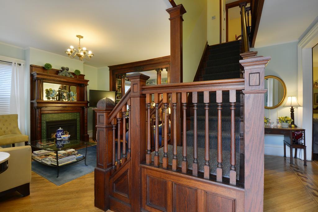 Quintessentials Bed And Breakfast And Spa East Marion Esterno foto