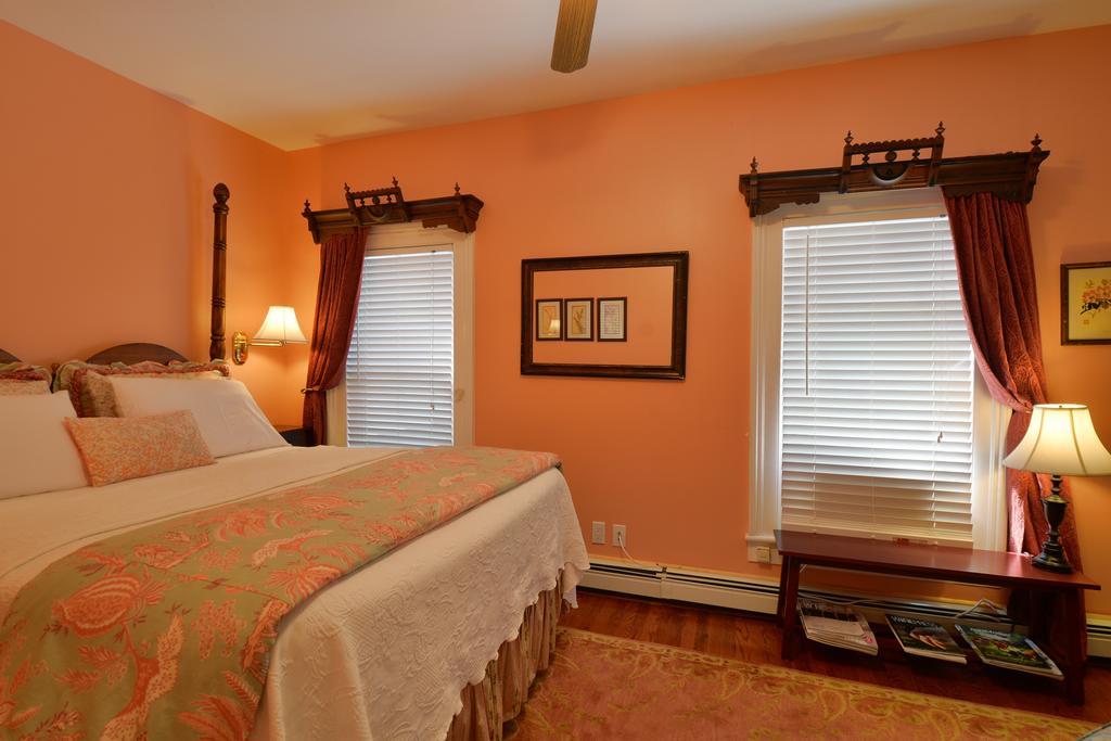 Quintessentials Bed And Breakfast And Spa East Marion Esterno foto