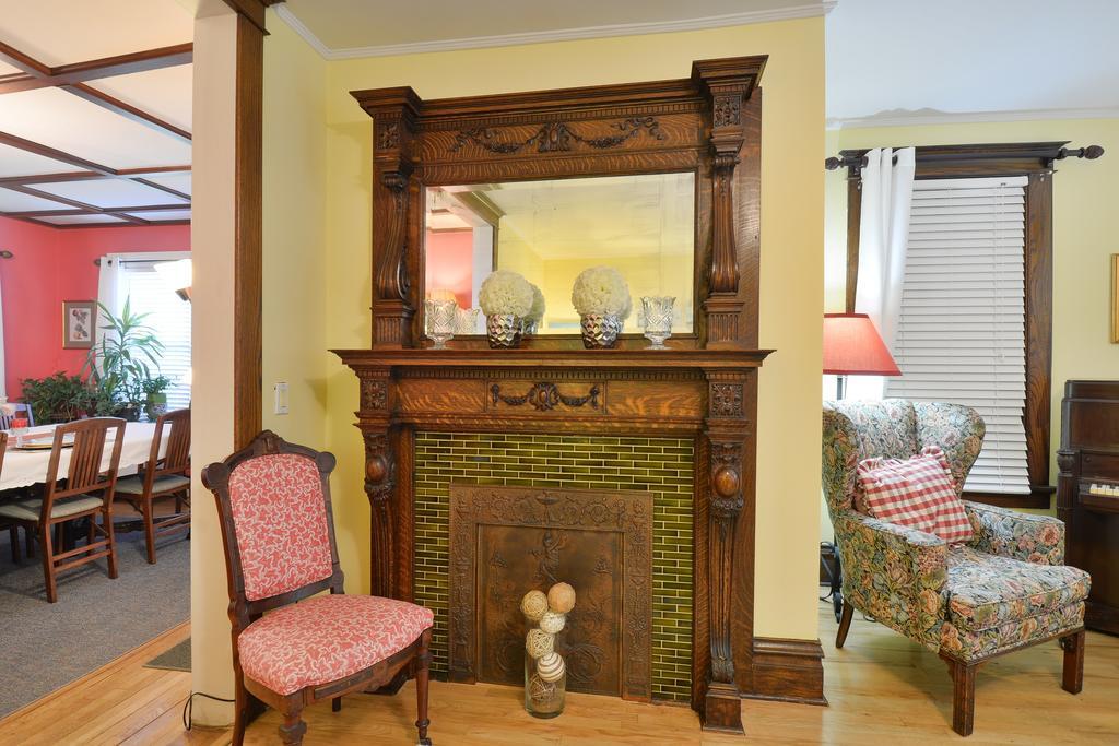 Quintessentials Bed And Breakfast And Spa East Marion Esterno foto
