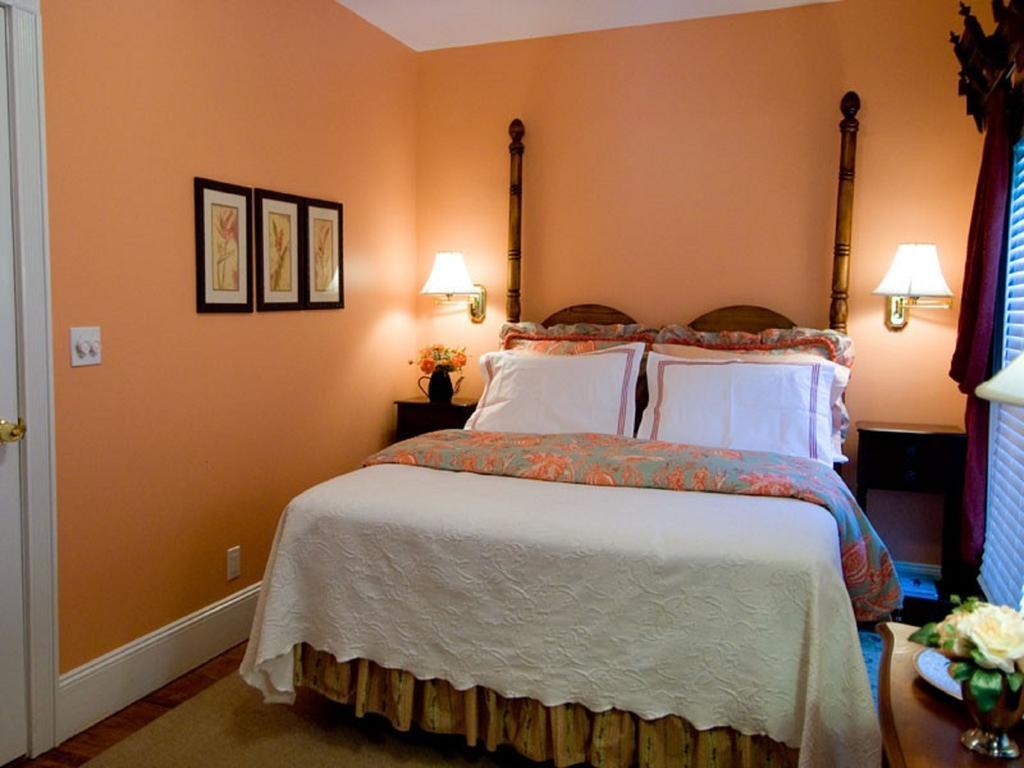 Quintessentials Bed And Breakfast And Spa East Marion Esterno foto
