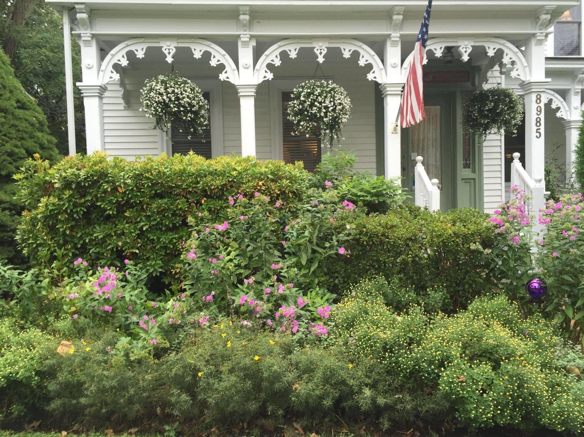 Quintessentials Bed And Breakfast And Spa East Marion Esterno foto